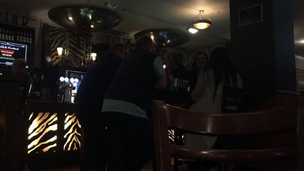 chatting up the ladiess-RsQRyk285DE