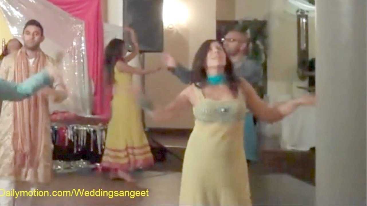 Beautiful Aunties Dance On Wedding | Mar Jani | HD