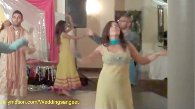 Beautiful Aunties Dance On Wedding | Mar Jani | HD