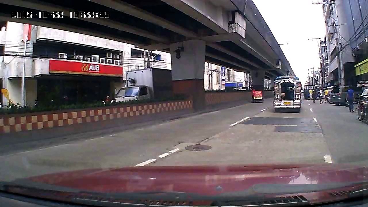 jeep sa gitna nagsakay Rizal ave