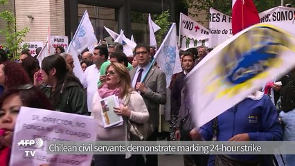 Chilean civil servants demonstrate during a 24-hours strike
