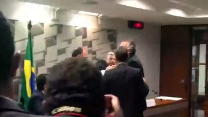 Ronaldo Caiado e Eduardo Braga discutem feio em comissão do Senado
