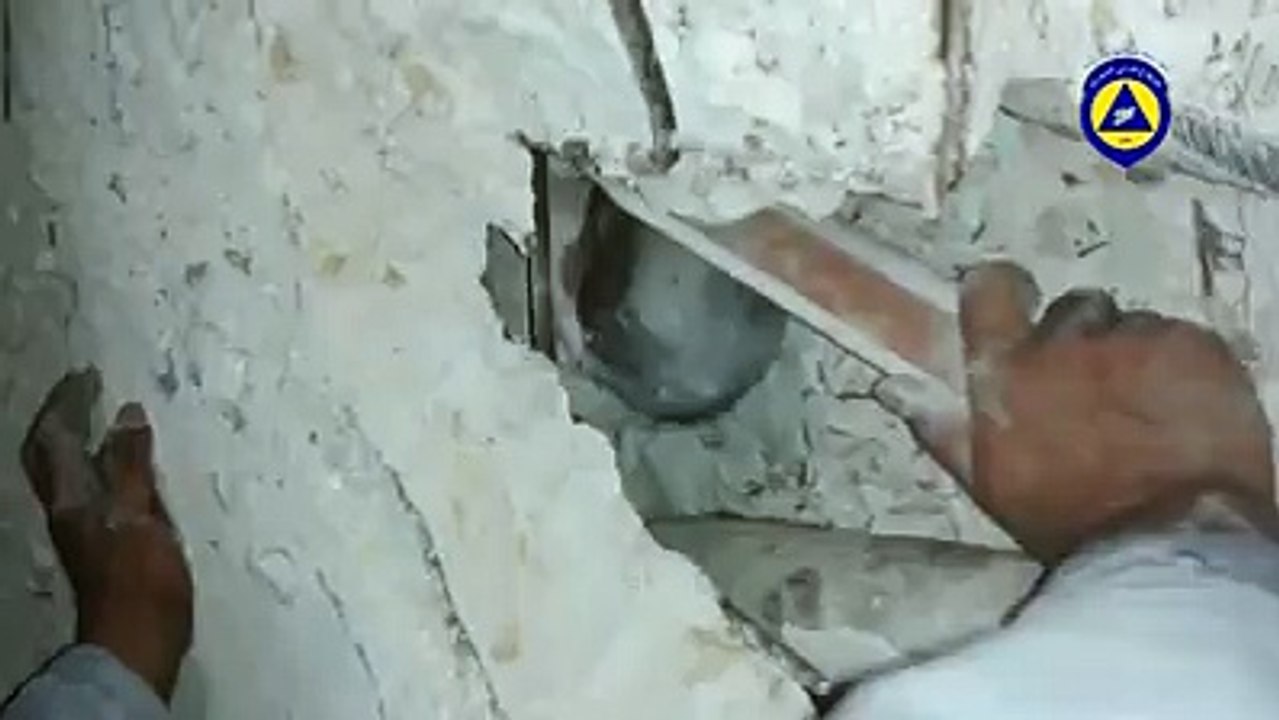 Allah kay mojiza Malbay Say zinda milnay wala bacha-subhanallah