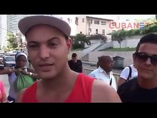 Opinion de los cabanos con la recarga del uso de internet pagada por familiares en el exilio.