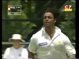 Killer bouncers by  Shoaib Akhtar to Mathew Hyden Australian Batsman, Shoaib Vs Hayden_(640x360)