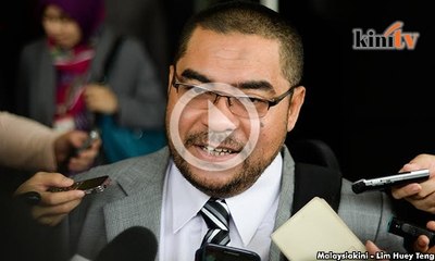‘Ahli politik perlu berpendirian, bukan jadi pemuzik’