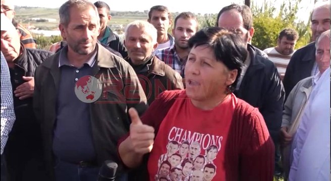 Fier, Basha premton se fermerët do të paguajnë vetëm një taksë- Ora News- Lajmi i fundit-