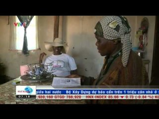 TÀI CHÍNH KINH DOANH: NGƯỜI DÂN NAM PHI KHÔNG CÓ ĐIỆN DÙ SỐNG NGAY GẦN NHÀ MÁY ĐIỆN (26/02/2015)