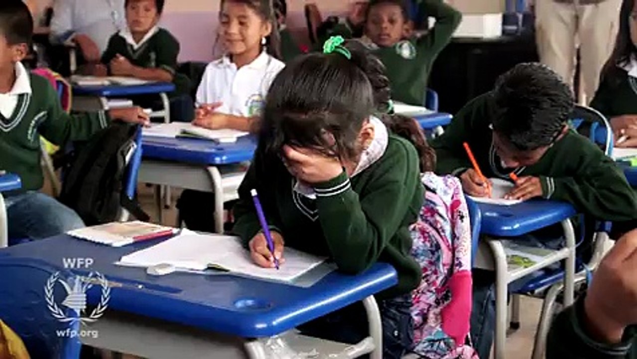 Christina Aguilera - WFP 2015 - Ecuador - Soar