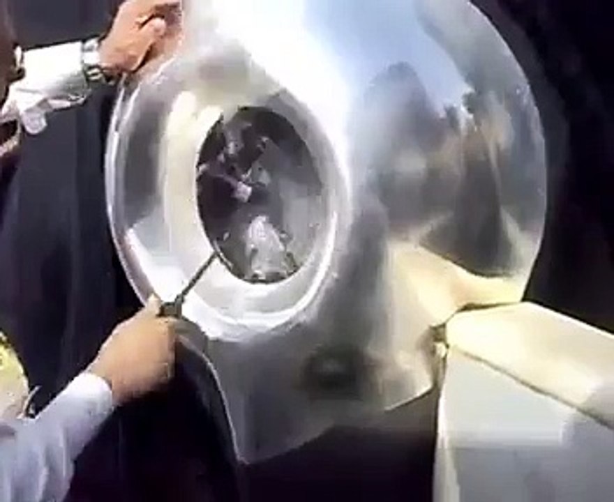 Rare Video of cleaning and maintenance of Hajr-e-Aswad....!!!