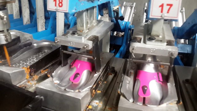 poliüretan terlik makinası