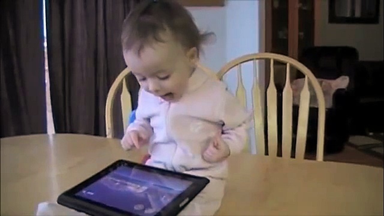 My 1 year old baby plays Angry Birds - Funny Babies