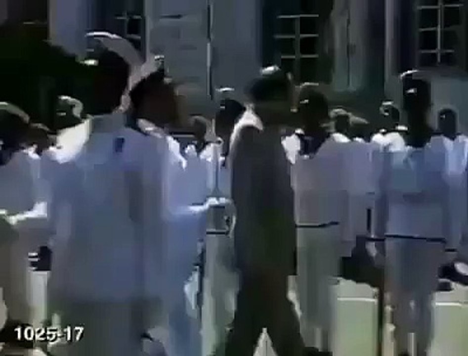 When Sri Lankan Navy Army Man Hit The Gun To Rajiv Gandhi