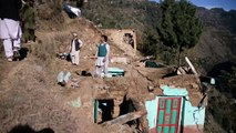 Pakistan: des survivants du séisme attendent toujours de l'aide
