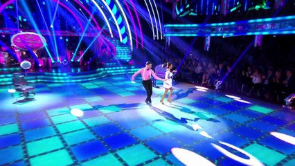 Ce couple degage de l'émotion quand ils dansent