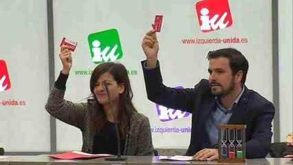 Garzón insiste en la unidad popular y Lara arremete contra Podemos