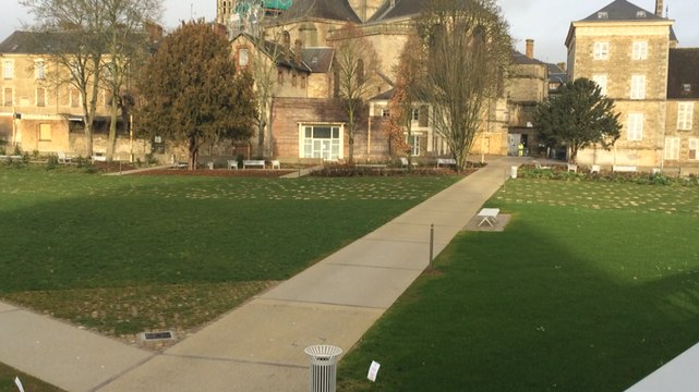 Inauguration de la gare de bus et du parc de la Providence
