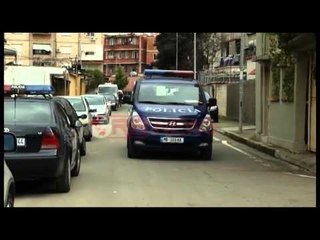 Fëmija denoncon rrëmbimin e të atit, policia e liron pas gati 2 orësh- Ora News- Lajmi i fundit-