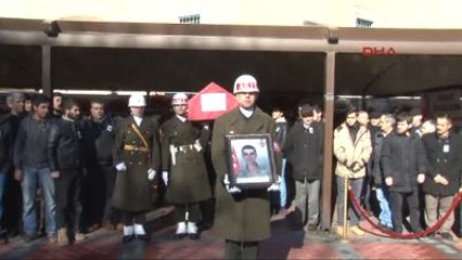 Şehit Onbaşı İstanbul'da Toprağa Verildi