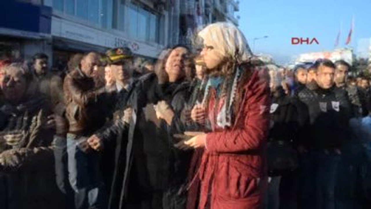 Aydın 5 Bin Aydınlı, Sur'da Şehit Düşen Asker Eniştesini Uğurladı Ek Annenin Dün Çok Üşümüş Oğlum...