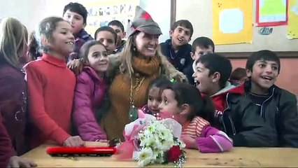 Tuğba Özay ‘Umutlu Yarınlar’ projesi kapsamında Van’da