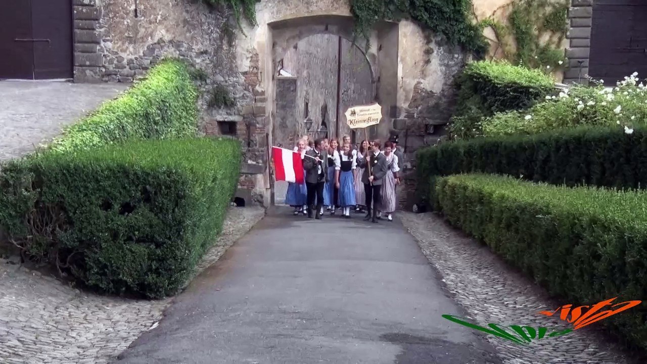 Visiting Castle of Bracciano - VII° International Folklore Festival "Bracciano's Castle" 2014