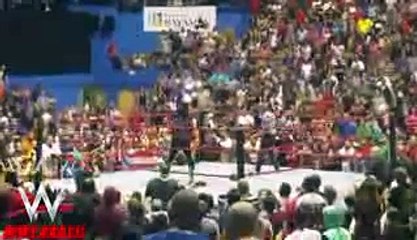 Fan attacks Alberto Del Rio