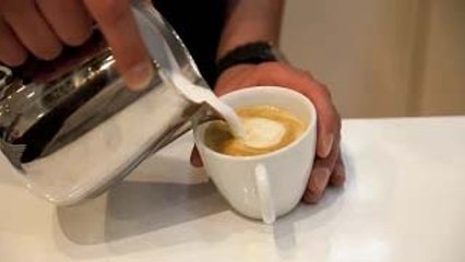 How To Correctly Add Milk to Your Tea