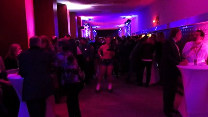 Service on Skates by Showskating im Rockabella Style (Getränke)