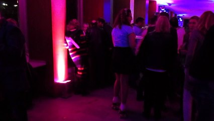 Service on Skates by Showskating im Rockabella Style (Häppchen)