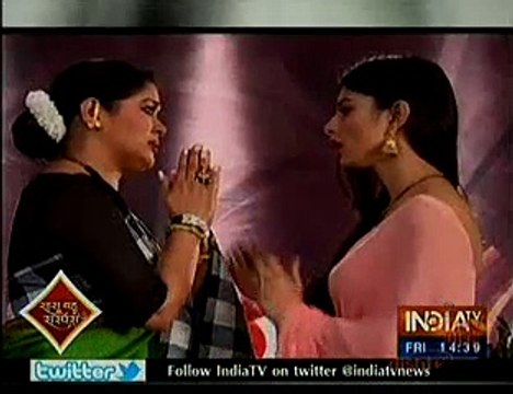 Ritik ke Karan Maangi uuski Maa ne Shivanya se Maafi 8th January 2016 Naagin