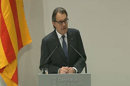 Mas da un paso al lado y propone a Carles Puigdemont