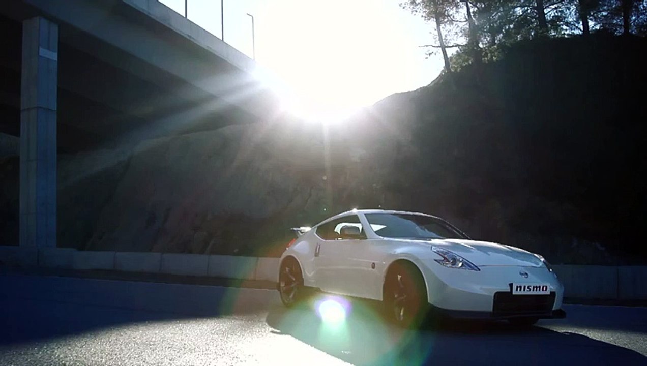 Nissan 370 Z Nismo trailer (Motorsport)
