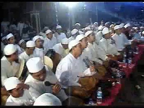 Selawat Ya Robbibil Musthofa (Wahai Tuhanku dengan Nabi Muhammad) - Ahbabul Musthofa feat Habib Syech Bin Abdul Qodir