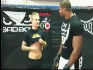 Pedido inusitado dos Fãs de Alistair Overeem