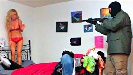 KILLER CYCLOPS SCARE PRANK! Halloween Pranks 2016 - Halloween Pranks Gone Wrong Funny 2016