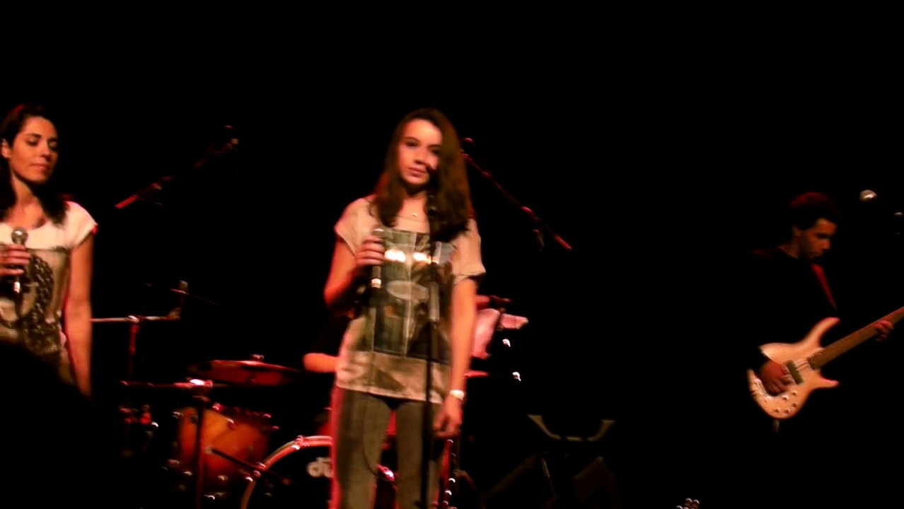 Concert EMA - 09/01/2016 - Part 1 - V V Brown - Shark in the Water