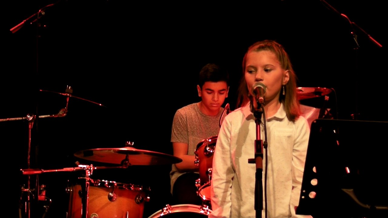 Concert EMA - 09/01/2016 - Part 2 - Marina Kaye - Homeless