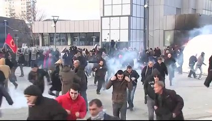 Protesters set Kosovo government building on fire