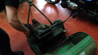 Starting a 1970's Ransommes 20 inch mower