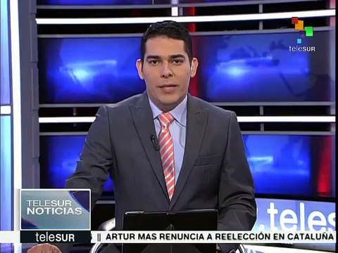 Policía turca reprime a 5 mujeres que protestaban contra la pedofilia