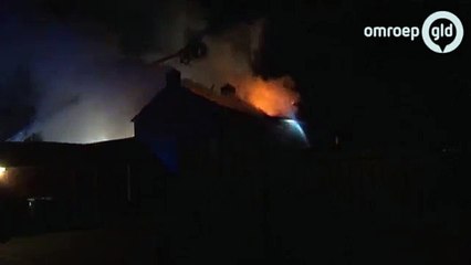 Twee woningen onbewoonbaar door uitslaande brand Dieren (Daily Videos)