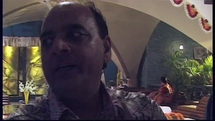 Karisma Kapoor , Salman Khan, Sunjay Dutt On the Set of Chal Mere Bhai Song