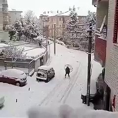 Karın Keyfini Uçak Pervanesiyle Çıkaran Adam