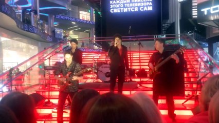 «Can't Help Falling in Love», «Трасса...», «Take On Me», «Let Yourself Go» А.Бон (Москва, ТРК «Vegas», 26.12.2015) (I love Bon)