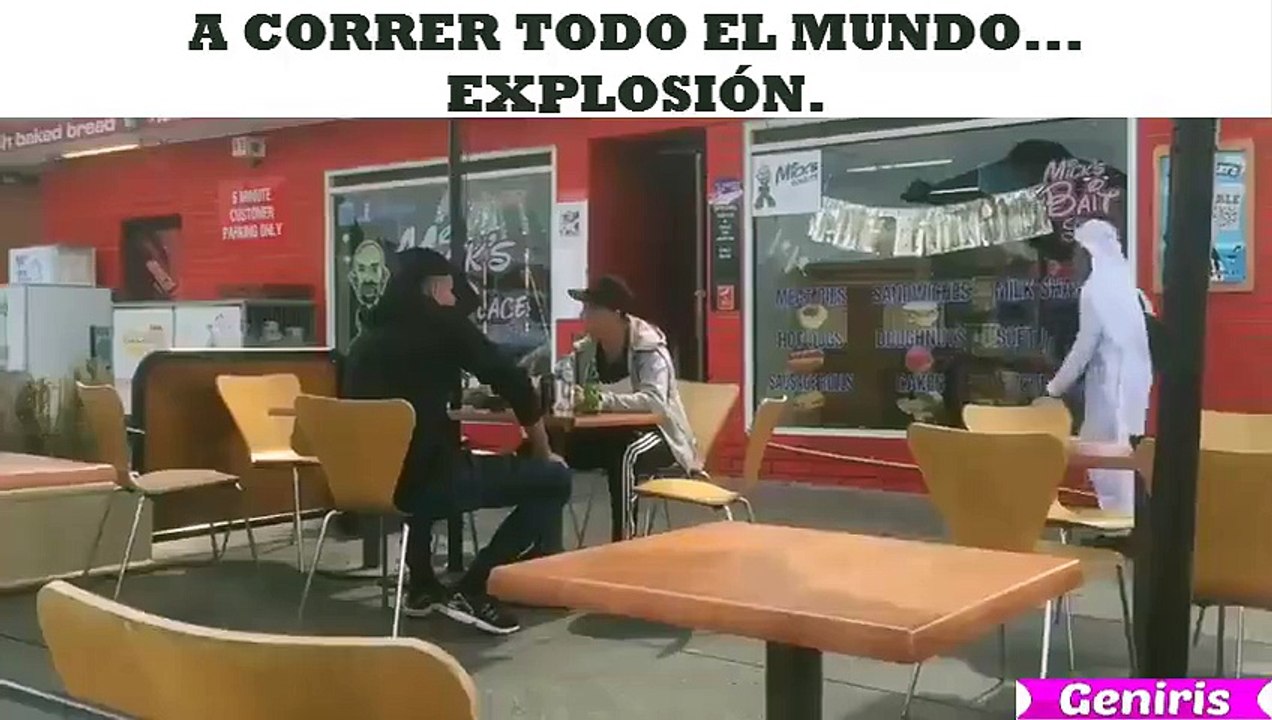 si ves un musulmán  con una bolsa ya sabes no coras