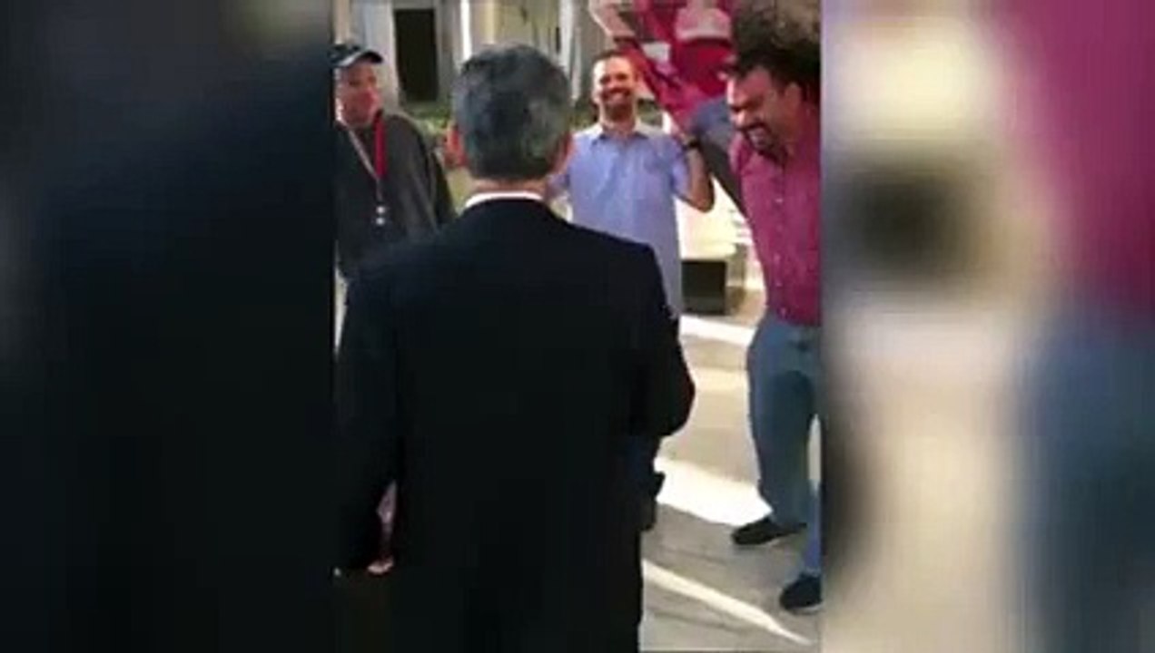 Ramos Allup saca cuadros de Chavez y Maduro de la Asamble nacional