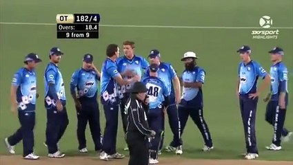 Very ' Interesting Moment - Two batsmen out off the same ball