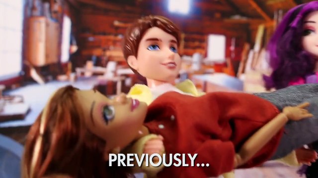 Should Descendants Evie Dump Chad as Boyfriend after Audrey and Chad Kiss? DisneyToysFan