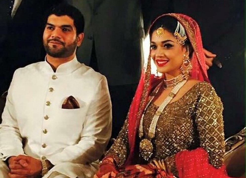 Sanam Jung Barat Juta Chupai Rasam Video